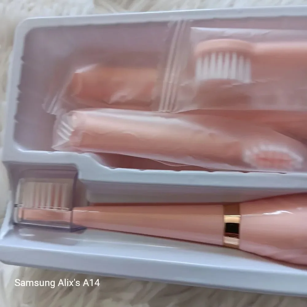 Electric Toothbrush,‎ with 6 brushingmodes, Smart Timer and IPX7 Waterproof.